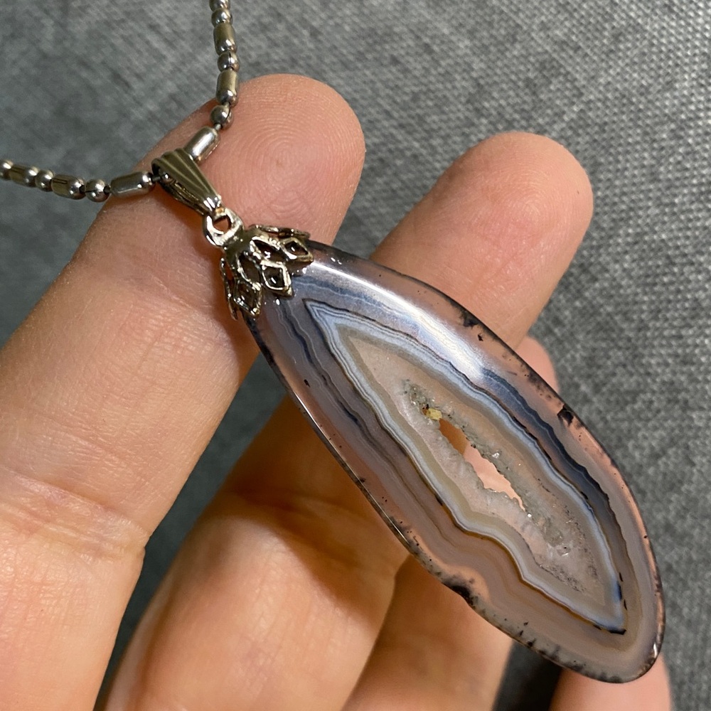 Agate Geode Slice Pendant Necklace 18” Silver-Tone Chain – Natural Druzy